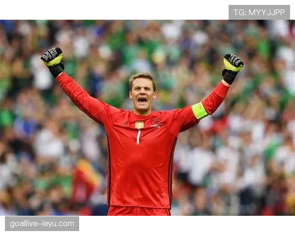 诺伊尔与卡西利亚斯传奇再聚首，共话门将荣耀岁月