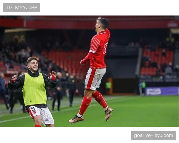 圣埃蒂安战术调整引关注，状态回暖成焦点