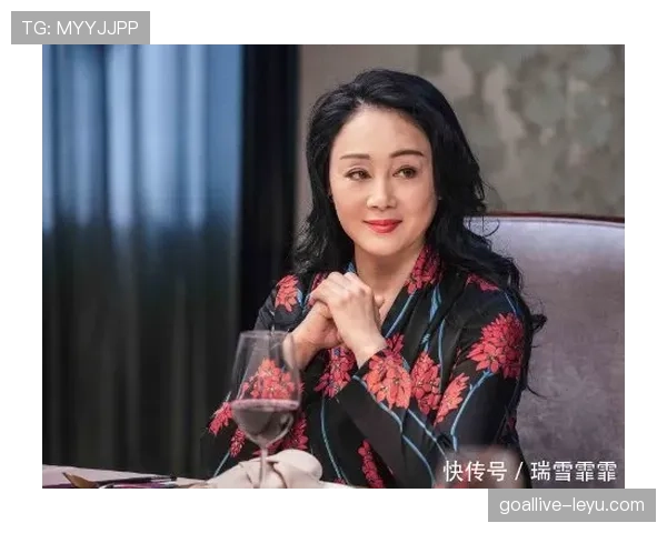 赵雅淇片场喝的水都是冰镇到0.5度的？